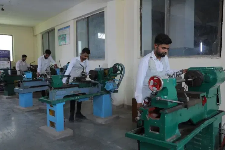 Sanskriti University Mathura Academic Building photo 19